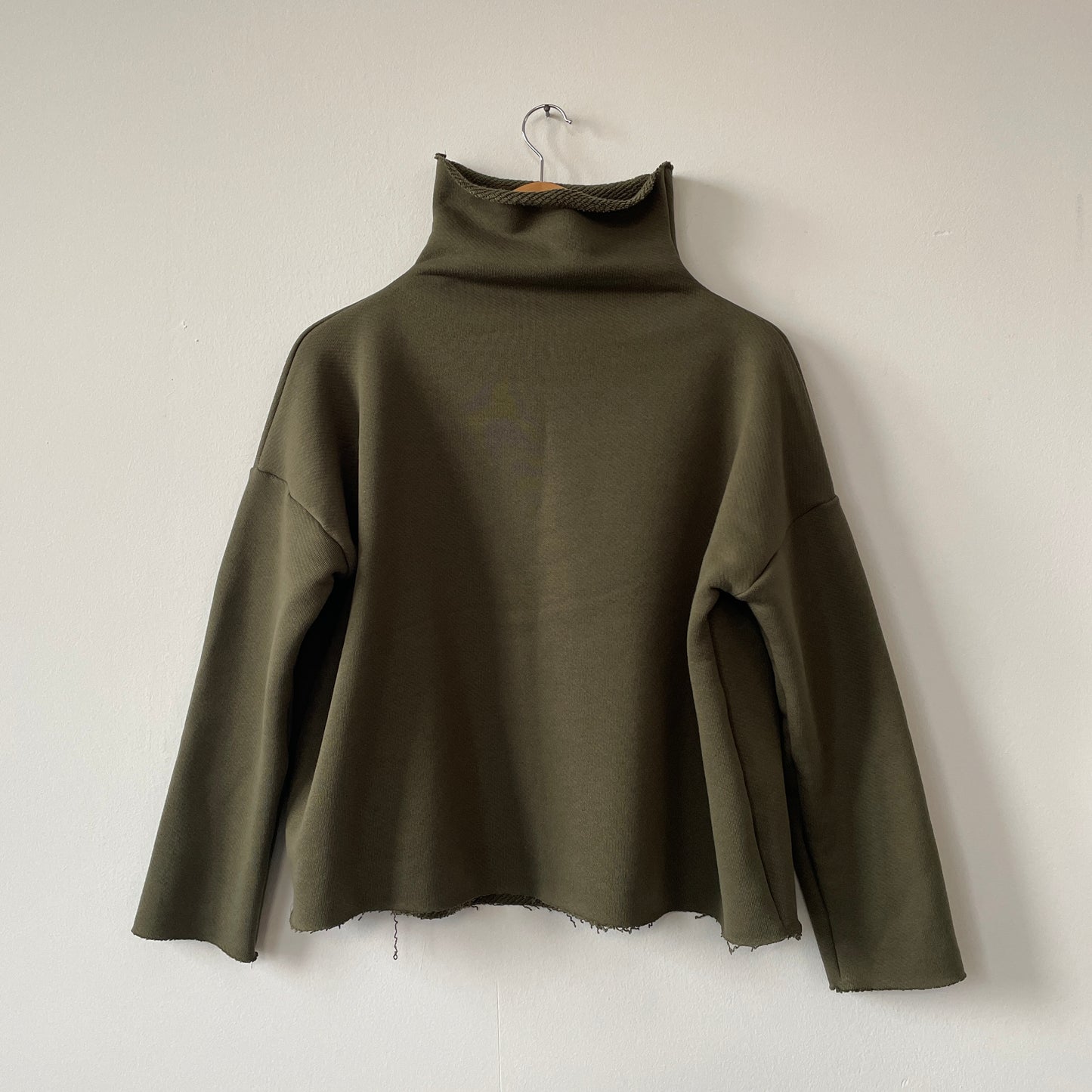 Felpa Kubo verde militare - collo alto