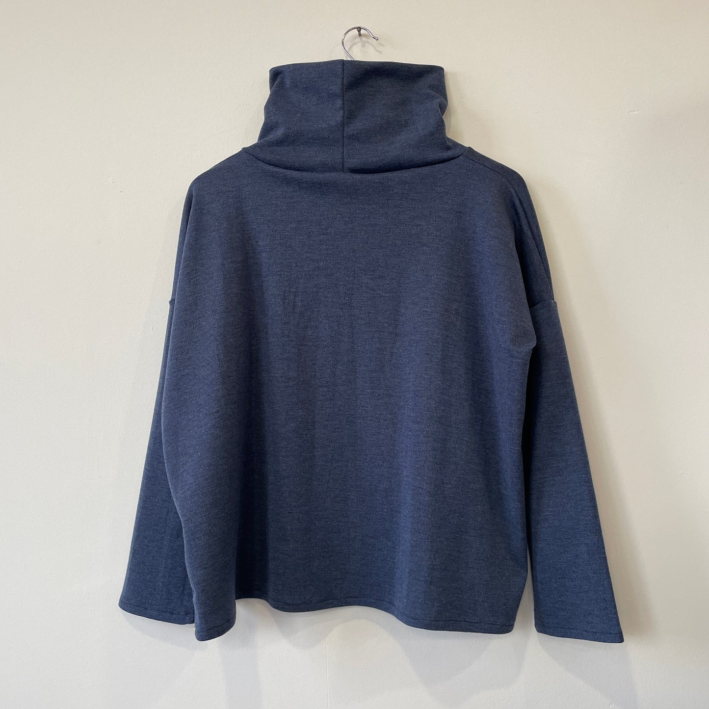 Maglia LIVIA taglio over maglia lana blu denim