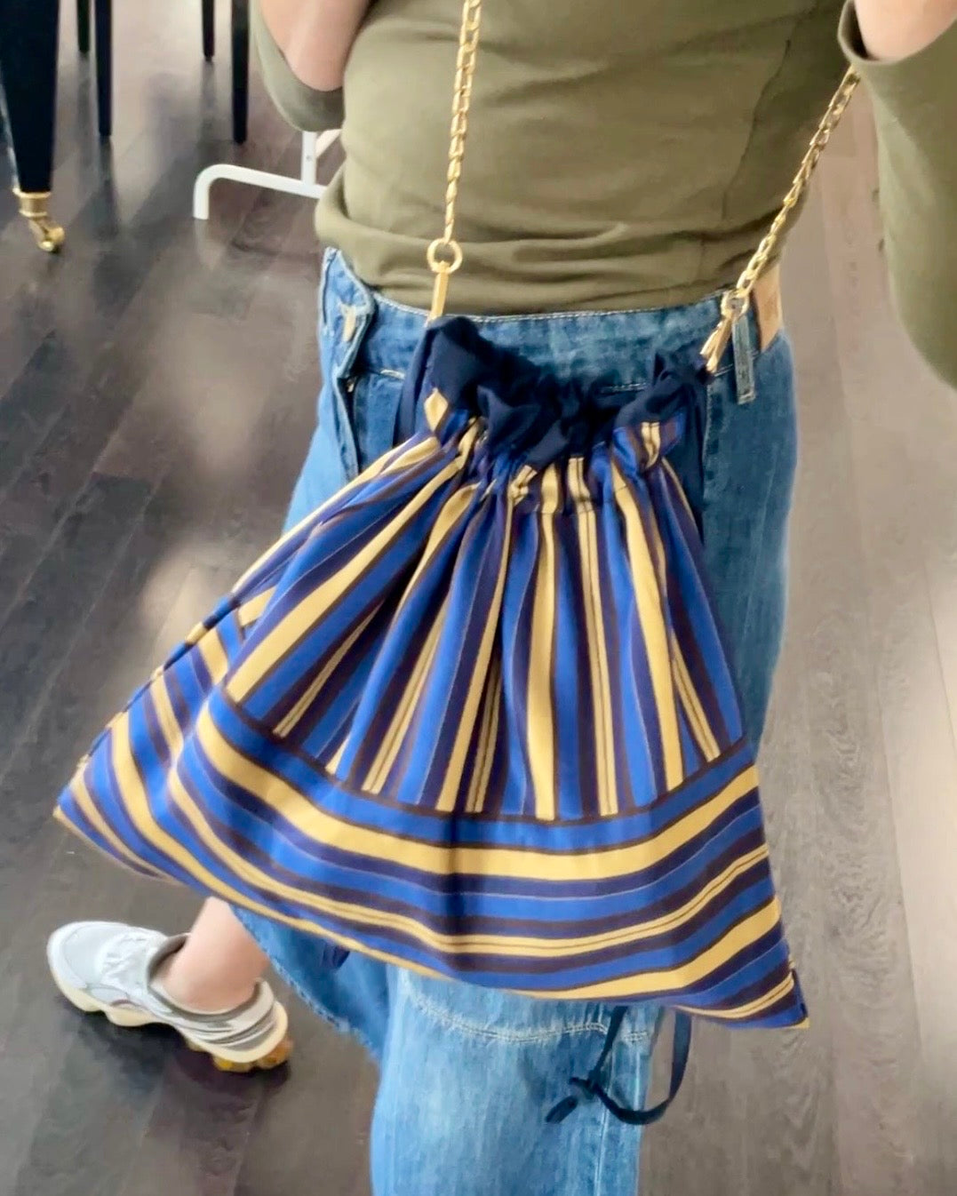 Le petit Sac - righe blu e oro