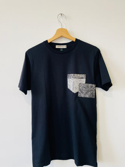 T-shirt con tasche ricamate