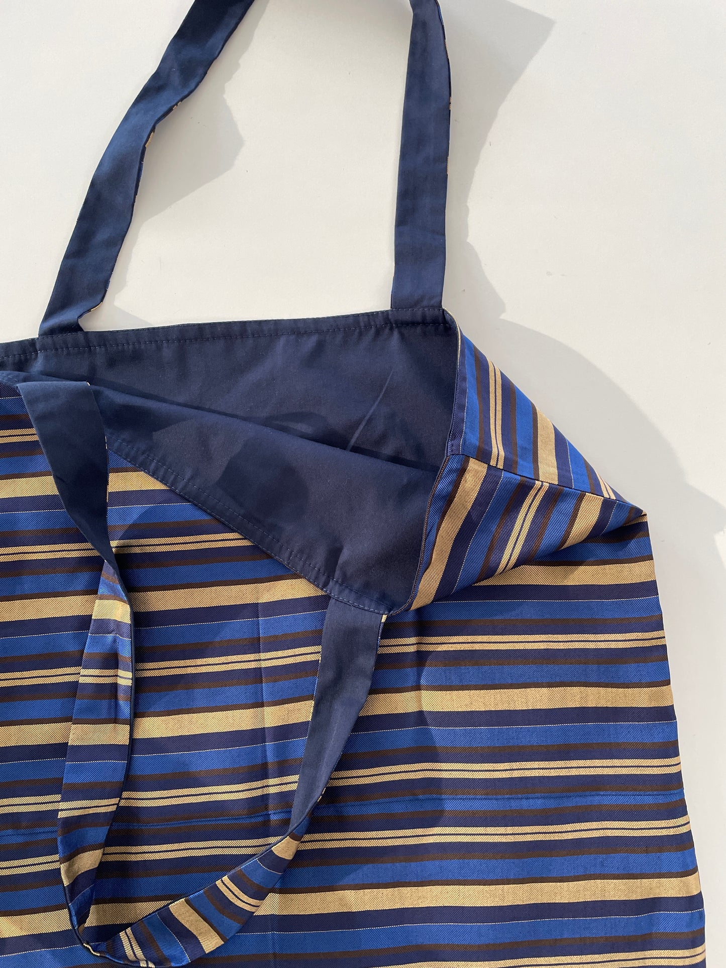 Maxi Borsa Tote a righe blu e oro